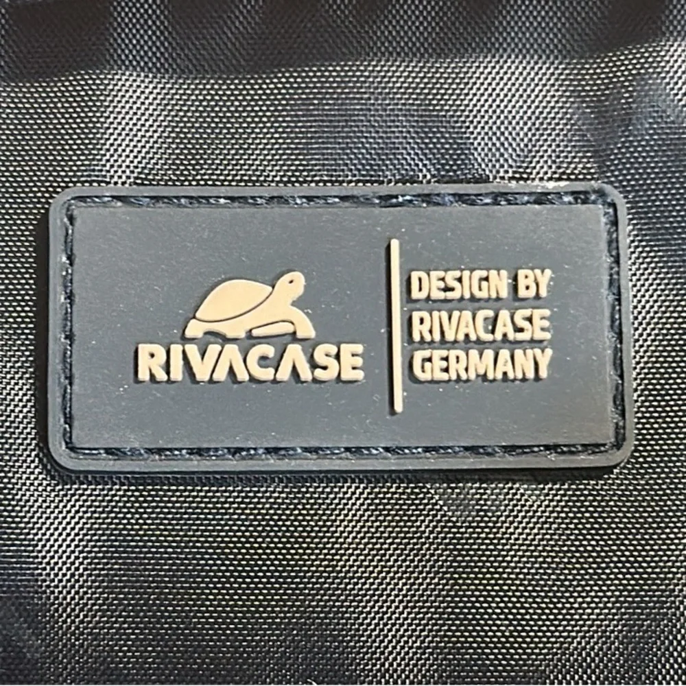 NWOT Rivacase Gray #8251 Notebook Laptop 17.3